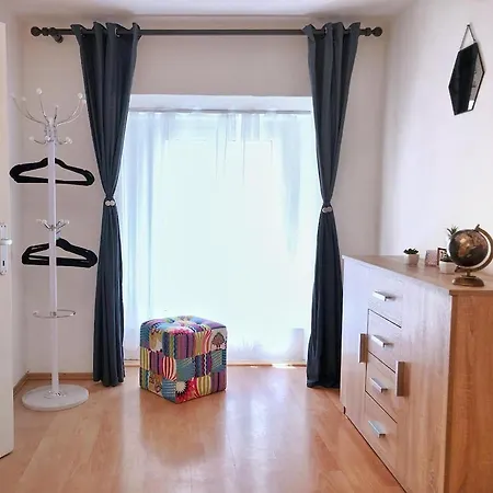 Apartmán 1br On The Beautiful Street In Center Lublaň