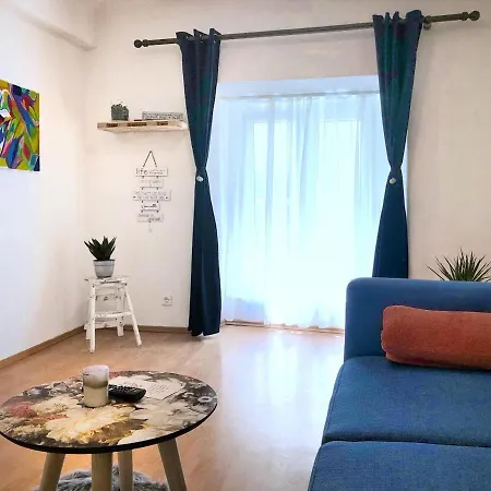 Daire 1br On The Beautiful Street In Center *